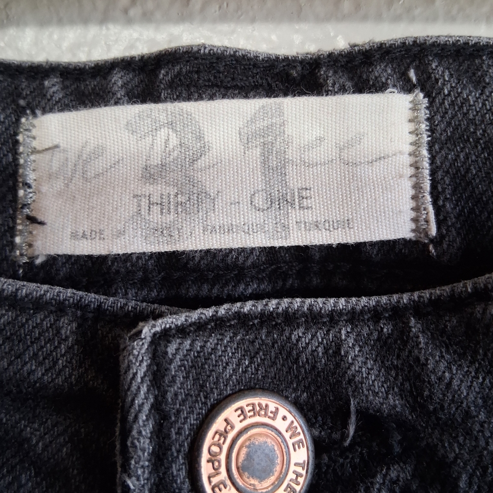 Free People We The Free Black Distressed Skinny Jeans Low Rise Size 31 Raw Hem - Picture 7 of 16